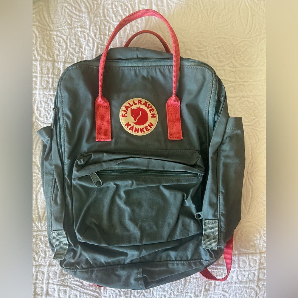 Fjallraven Kånken Green Backpack